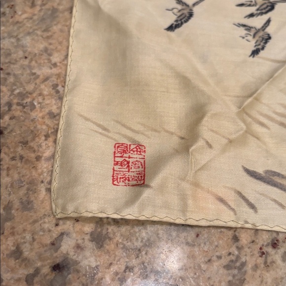 Vintage Japanese cream scarf with birds on it - Picture 7 of 8